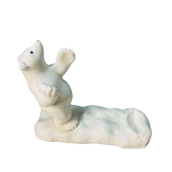 New Polar Bear White Ceramic Wine Bottle Holder Stand Rack Kitchen Bar Lodge - Picture 2 of 14